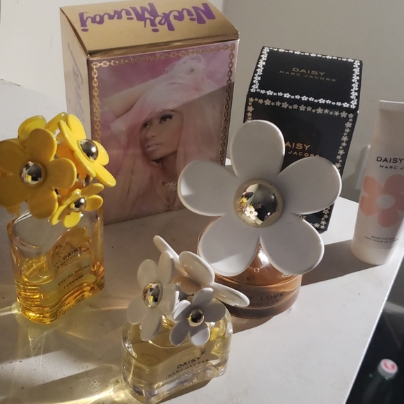 Daisy Bundle - Picture 2 of 3